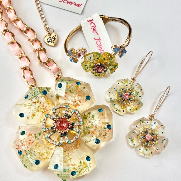 Betsey Johnson 'Sweetness and Light' Necklace/Bracelet/Earrings